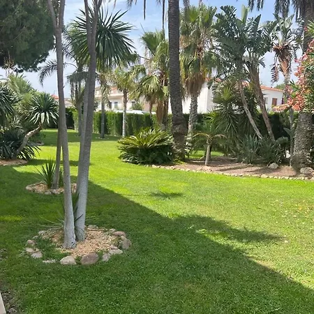 Holiday home Luxurioeses Anwesen Mit Grossem Garten Nahe *