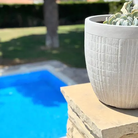 Holiday home Luxurioeses Anwesen Mit Grossem Garten Nahe