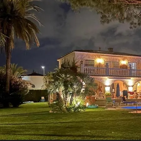 Luxurioeses Anwesen Mit Grossem Garten Nahe Casa de Férias